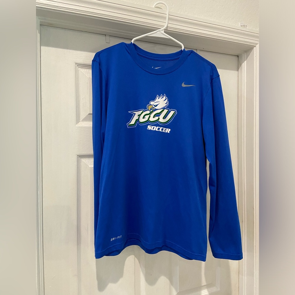 FGCU Soccer long sleeve t-shirt Size L